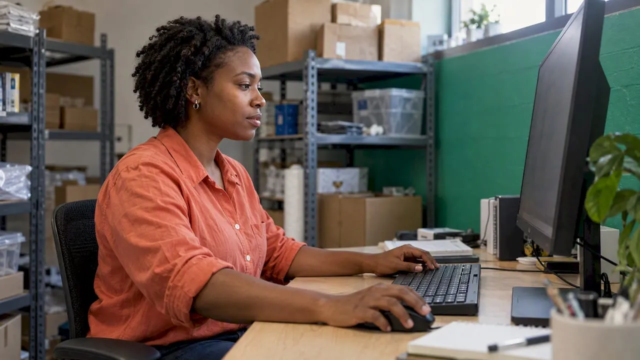 Store owner editing a Shopify product catalogue